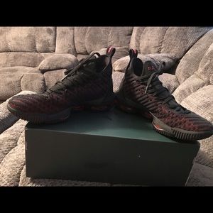 Lebron 16 “fresh bred” size 9